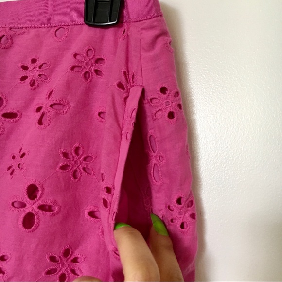 LOFT eyelet miniskirt - Picture 3 of 5